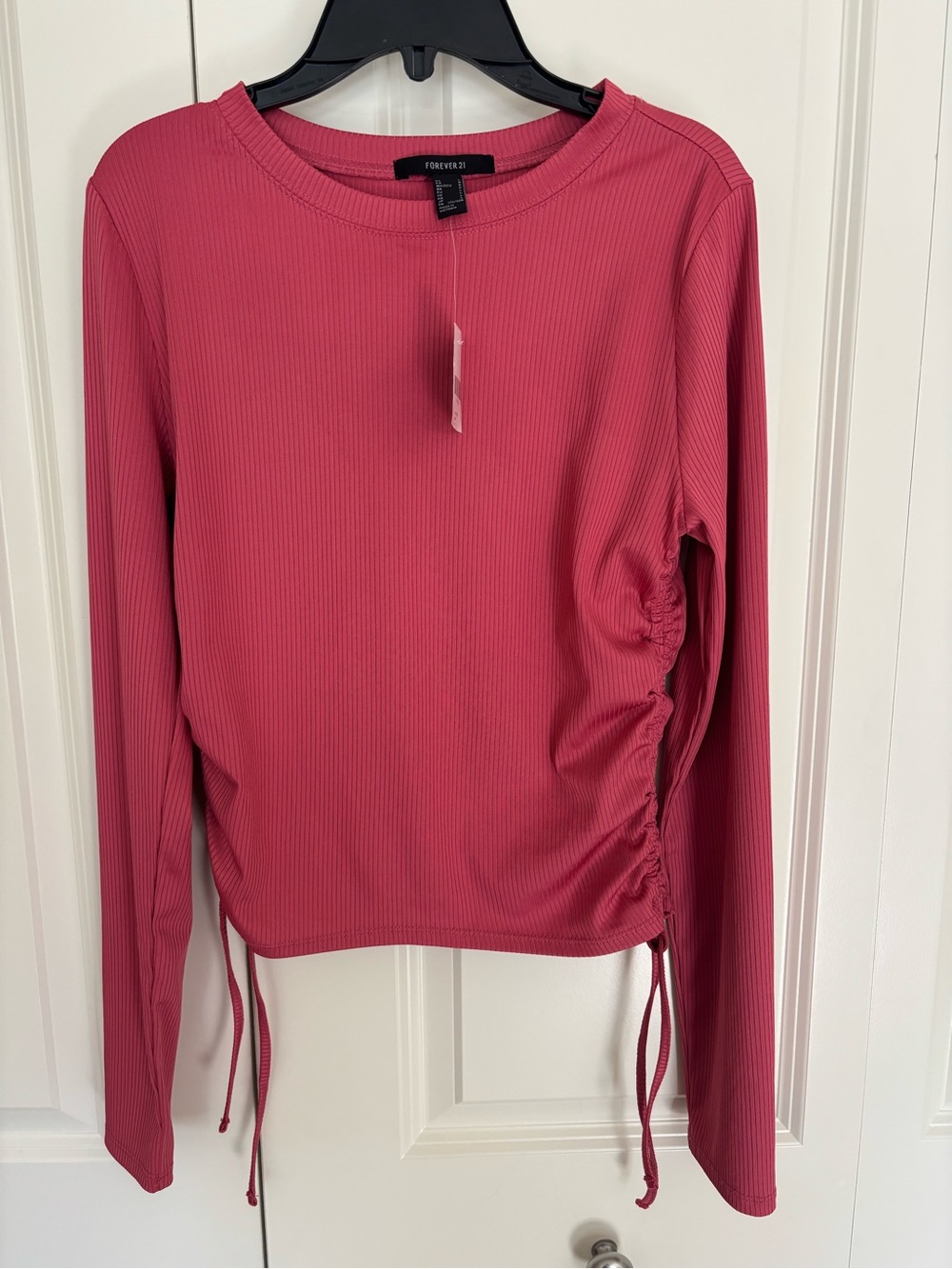 Women’s forever 21 ruched side tie pink ribbed long sleeve top sz large.